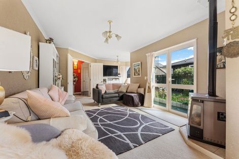 Photo of property in 4 Karina Terrace, Roslyn, Palmerston North, 4414