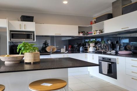 Photo of property in 24 Station Street, Hobsonville, Auckland, 0616