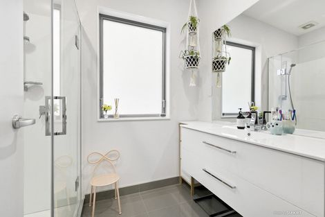 Photo of property in 1/24 Tamar Street, Island Bay, Wellington, 6023