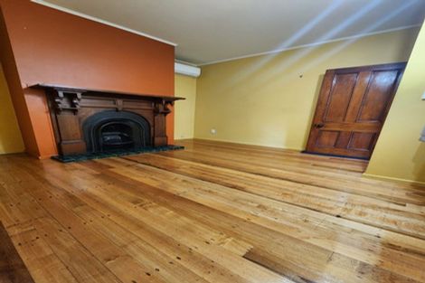 Photo of property in 140 Glenmore Street, Northland, Wellington, 6012