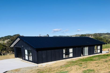 Photo of property in 1056 Peak Road, Helensville, 0875