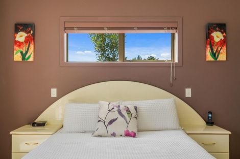 Photo of property in 38 Aspiring Terrace, Aotea, Porirua, 5024