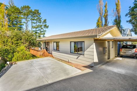 Photo of property in 3 Fernhaven Place, Massey, Auckland, 0614