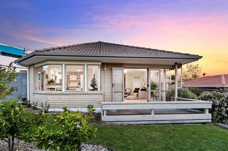 Photo of property in 20 Meadowviews Drive, Welcome Bay, Tauranga, 3112