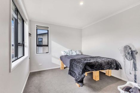 Photo of property in 27 Discovery Place, Marfell, New Plymouth, 4310