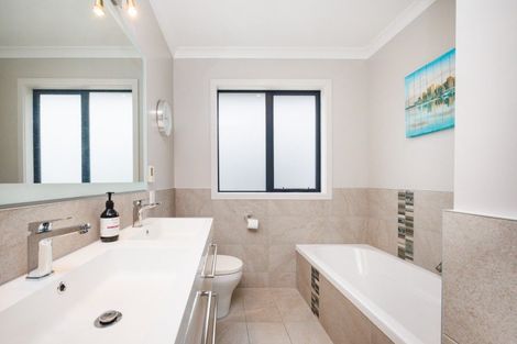 Photo of property in 18 Oak Crescent, Ashhurst, 4810