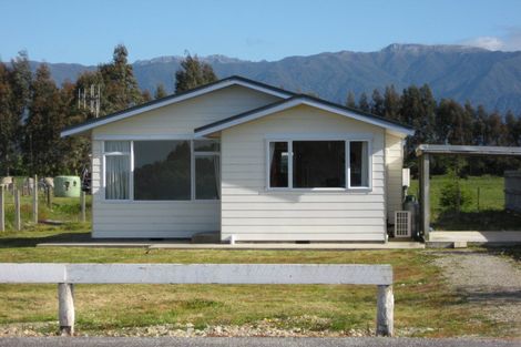 Photo of property in 94 Brougham Street, Westport, 7825