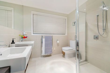 Photo of property in 18 Corsica Way, Karaka, Papakura, 2113