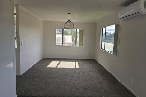 Photo of property in 283a Don Buck Road, Massey, Auckland, 0614