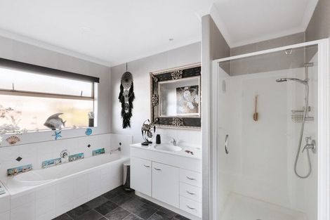 Photo of property in 30 Gibson Place, Papamoa Beach, Papamoa, 3118