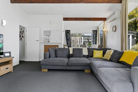 Photo of property in 4 Kereru Street, Two Mile Bay, Taupo, 3330