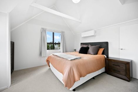 Photo of property in 120 Grey Street, Cambridge, 3434