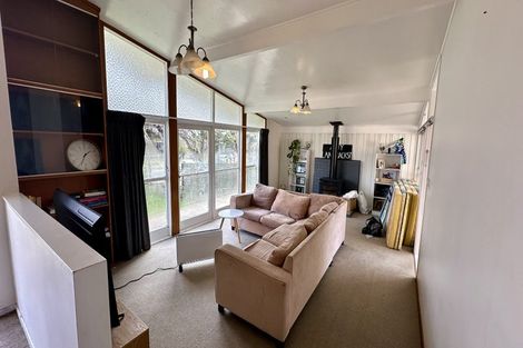 Photo of property in 81 Edmonton Road, Henderson, Auckland, 0612