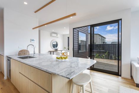 Photo of property in 5 Makumaku Place, Long Bay, 0630