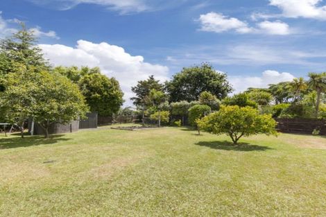Photo of property in 39 Harbour View Road, Point Wells, 0986