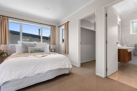 Photo of property in 10 Karewa Parade, Papamoa Beach, Papamoa, 3118