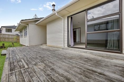 Photo of property in 7 Nielsen Place, Massey, Auckland, 0614