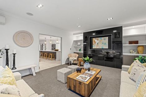 Photo of property in 43 Oakgrove Drive, Rangiora, 7400