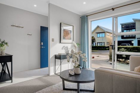Photo of property in 13 Sacred Kingfisher Road, Hobsonville, Auckland, 0616