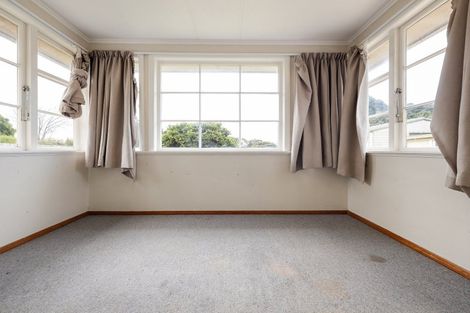 Photo of property in 37 Montgomery Crescent, Bader, Hamilton, 3206