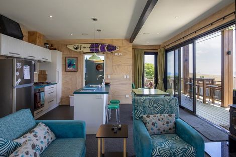 Photo of property in 14 Whaanga Road, Raglan, 3297
