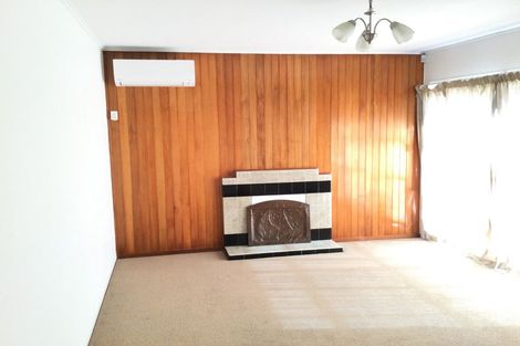 Photo of property in 5 Paton Avenue, Te Atatu South, Auckland, 0610