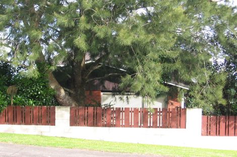 Photo of property in 31 Taioma Crescent, Te Atatu Peninsula, Auckland, 0610