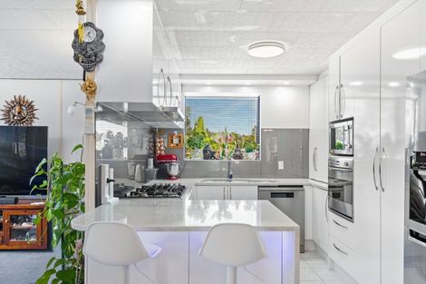 Photo of property in 15 Marinich Drive, Ranui, Auckland, 0612