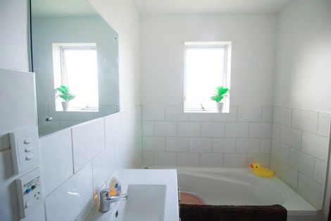 Photo of property in 32 Palliser Place, Milson, Palmerston North, 4414