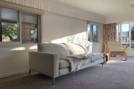 Photo of property in 10 Taupata Street, Redcliffs, Christchurch, 8081
