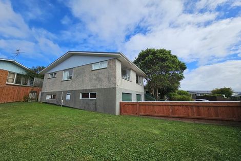 Photo of property in 42 Churton Drive, Churton Park, Wellington, 6037