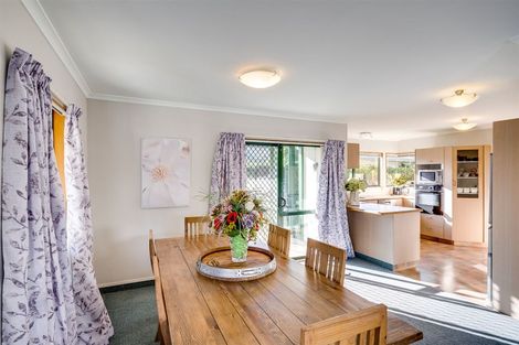 Photo of property in 5a Montague Way, Taradale, Napier, 4112