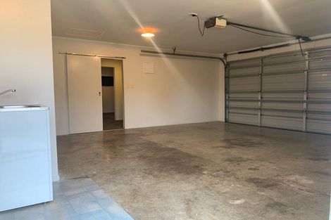 Photo of property in 30 Liddesdale Place, Papakura, 2110