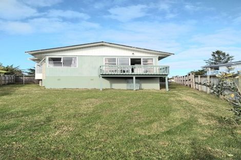 Photo of property in 2/25 Tanoa Place, Glendene, Auckland, 0602