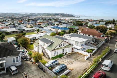 Photo of property in 87 Queens Drive, Lyall Bay, Wellington, 6022
