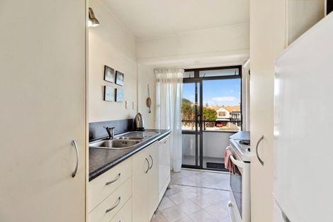 Photo of property in 40 Maunganui Road, Mount Maunganui, 3116