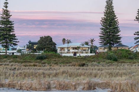 Photo of property in 91 Marine Parade, Mount Maunganui, 3116