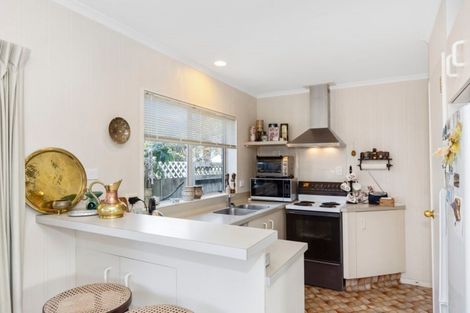 Photo of property in 18 Balmacewen Place, Mount Maunganui, 3116