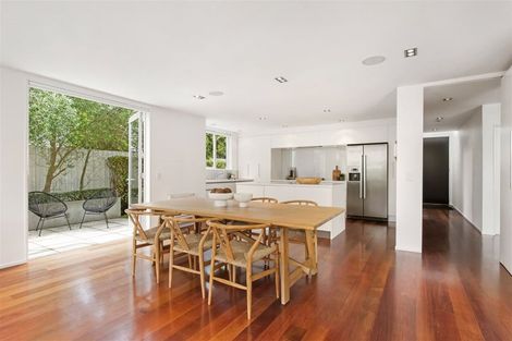 Photo of property in 43 Hawkesbury Avenue, St Albans, Christchurch, 8014