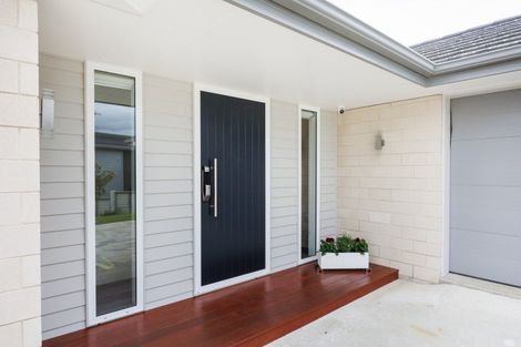 Photo of property in 3 Tennyson Avenue, Kelvin Grove, Palmerston North, 4414