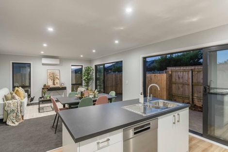 Photo of property in 8 Koru Loop, Paraparaumu, 5032