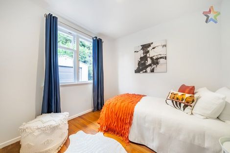 Photo of property in 18 Holmes Grove, Naenae, Lower Hutt, 5011