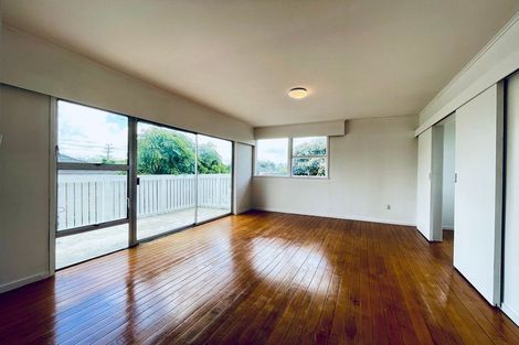 Photo of property in 3 Addison Drive, Glendene, Auckland, 0602