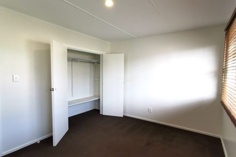 Photo of property in 31 Beaubank Road, Kelston, Auckland, 0602