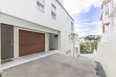 Photo of property in 3/16 Oriental Terrace, Oriental Bay, Wellington, 6011