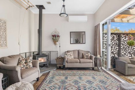 Photo of property in 21 Portia Street, Stratford, 4332