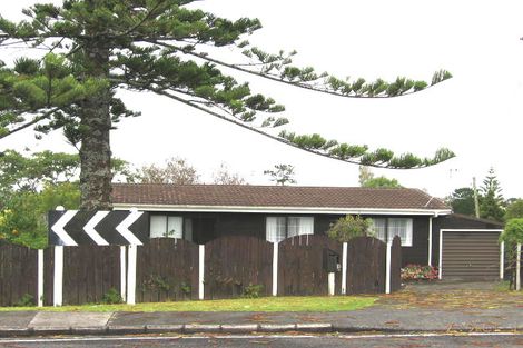 Photo of property in 65 Tirimoana Road, Te Atatu South, Auckland, 0602