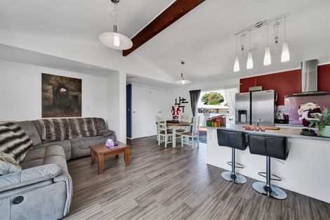 Photo of property in 1 Waihi Road, Hawera, 4610