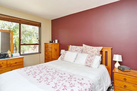 Photo of property in 32 Prestons Road, Redwood, Christchurch, 8051