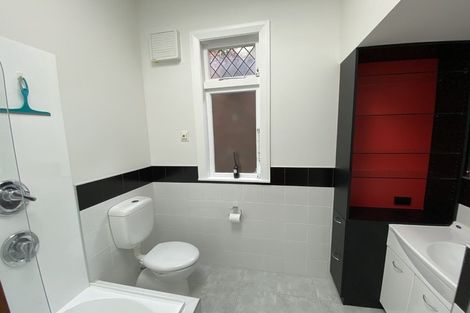 Photo of property in 191 Queens Drive, Lyall Bay, Wellington, 6022